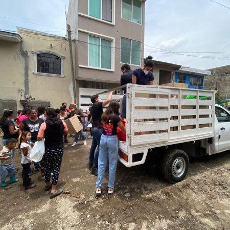 Apoyan a los afectados por las lluvias en Zapopan, jóvenes empresarios