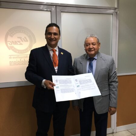 Firman ACOEO y la Universidad Tecnológica de la ZMG convenio de colaboración