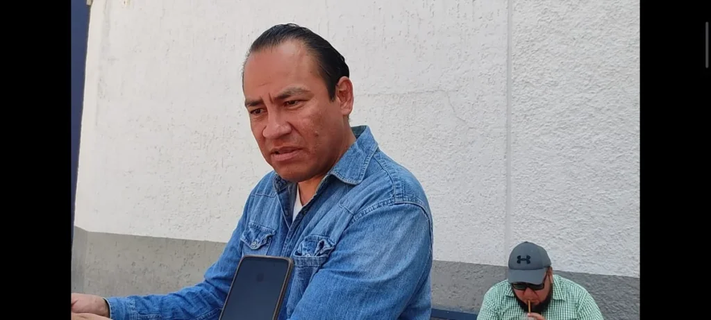 Notario público no. 35 es señalado por malas prácticas.
